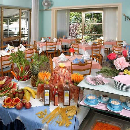Hotel Latini ريميني المظهر الخارجي الصورة