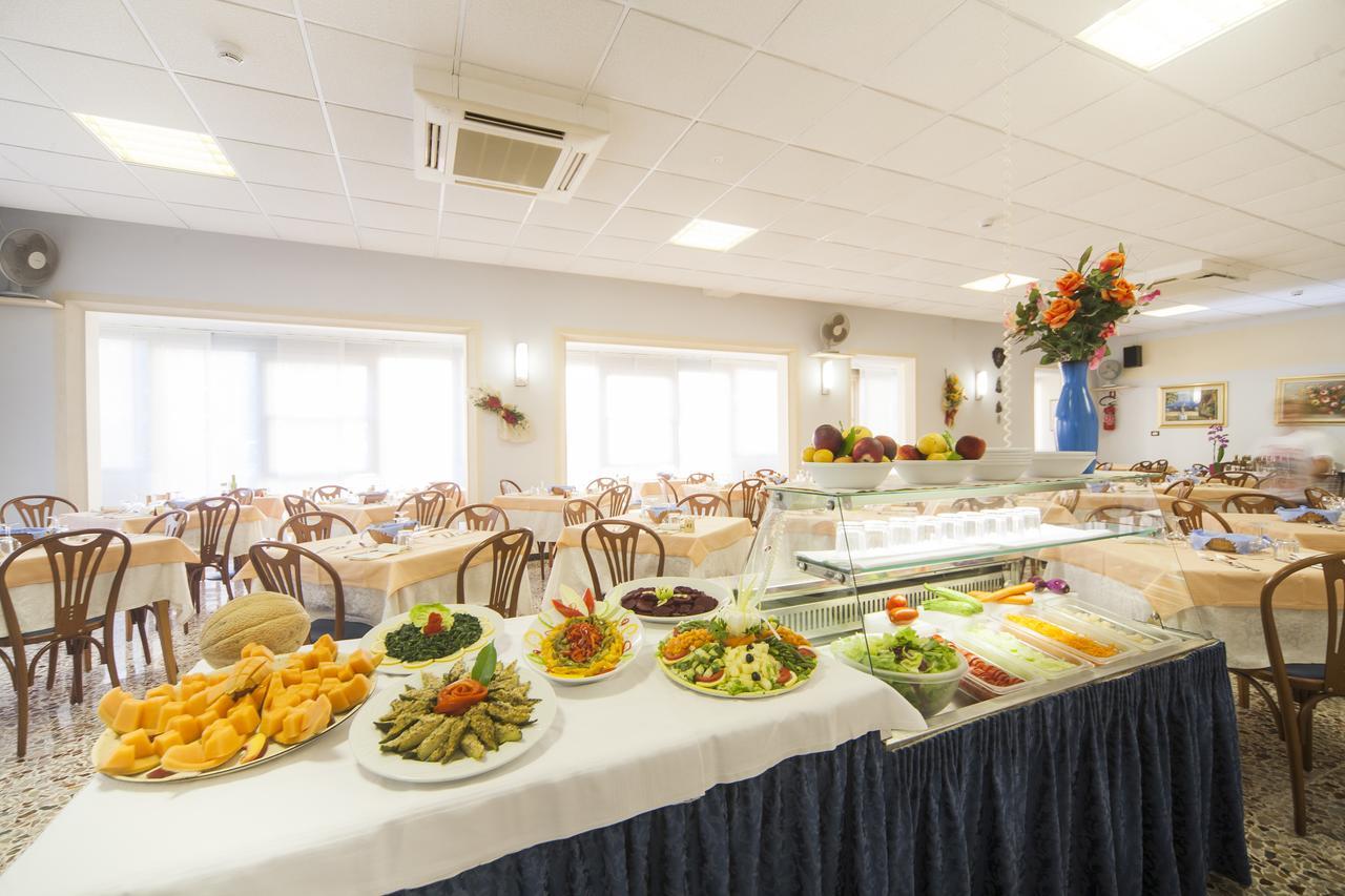Hotel Latini ريميني المظهر الخارجي الصورة